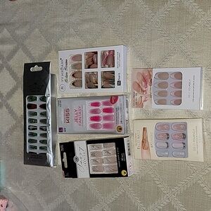 BUNDLE OF KISS AND UNBRANDED PRESS-ON NAIL SETS